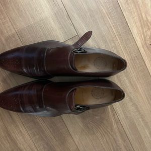 Beautiful Men’s Mezlan shoes Size 9 Burgundy color